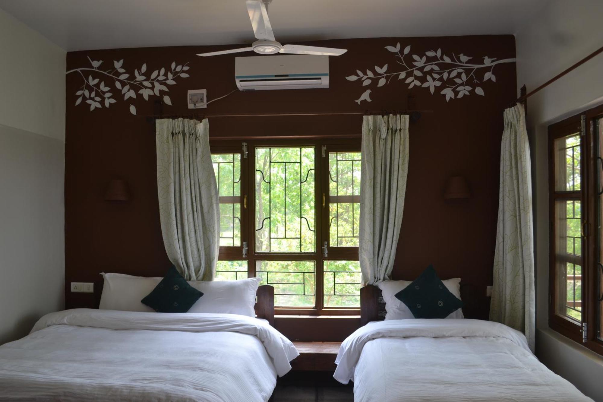 River View Jungle Camp سوراها الغرفة الصورة